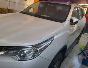 Toyota Fortuner 2.4 D RWD 2019 White