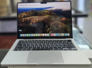 Photo - New Laptop Apple MacBook 8GB Apple M3 SSD 512GB