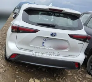 Toyota Highlander Limited FWD 2024 White