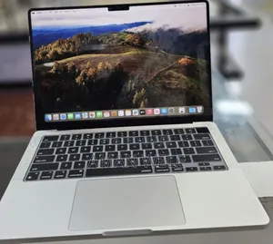 Photo - New Laptop Apple MacBook Pro 2019 8GB Intel SSD 512GB