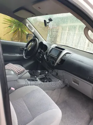 Toyota Hilux 2008 Gold