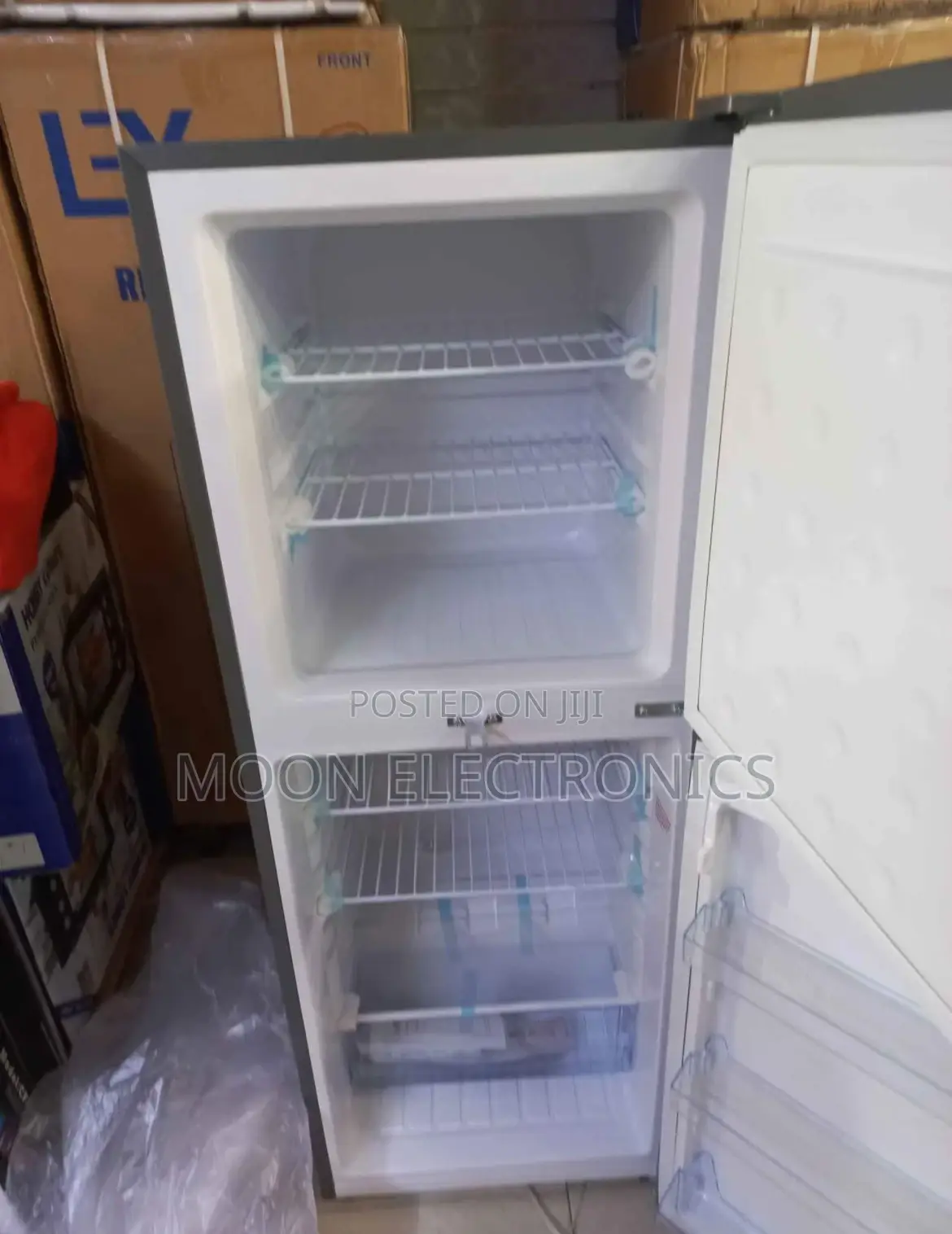 Social 320l Refrigerator – Spacious Reliable!