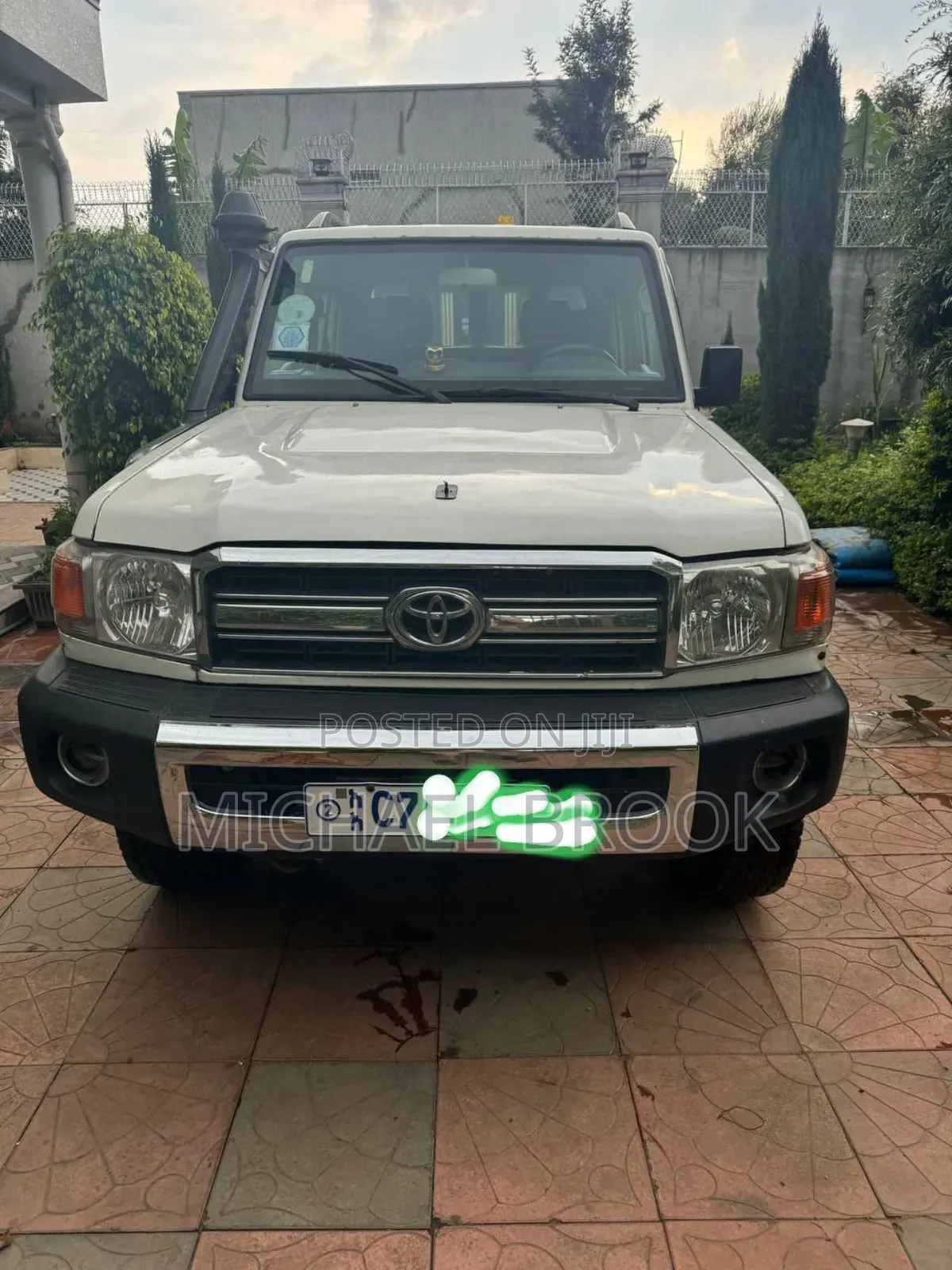 Toyota Land Cruiser 2018 White