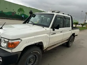 Toyota Land Cruiser 2018 White