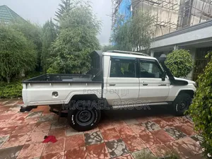Toyota Land Cruiser 2018 White