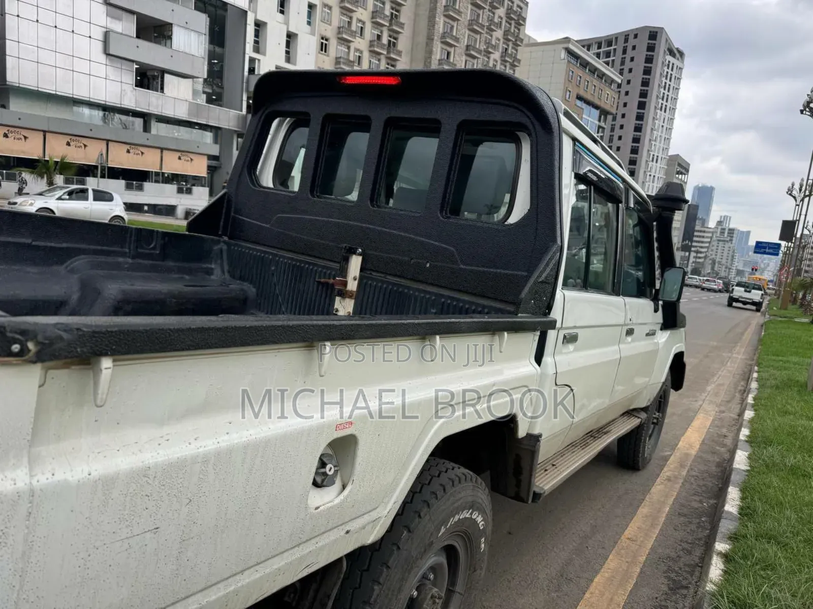 Toyota Land Cruiser 2018 White