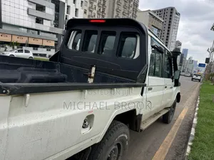 Toyota Land Cruiser 2018 White