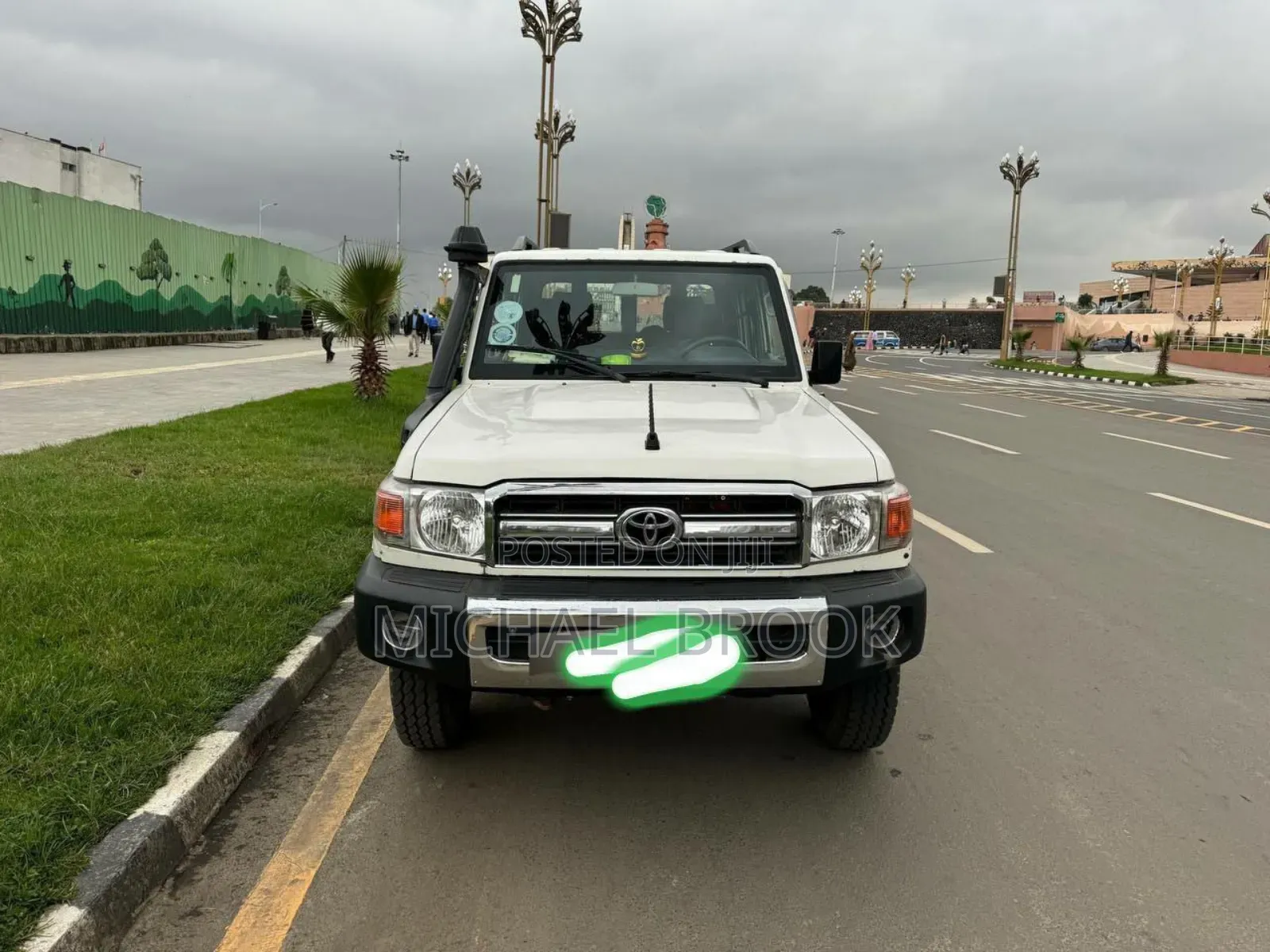 Toyota Land Cruiser 2018 White