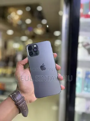 Photo - Apple iPhone 12 Pro Max 128 GB Black