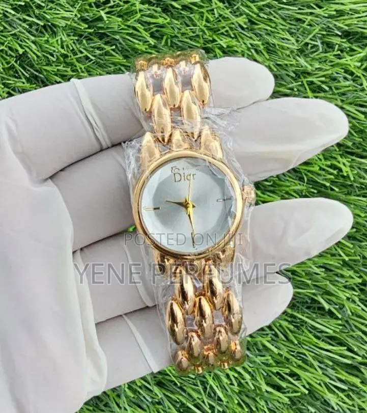 Dior የእጅ ሰዓት ለሴቶች