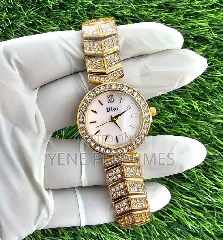 Dior የእጅ ሰዓት ለሴቶች