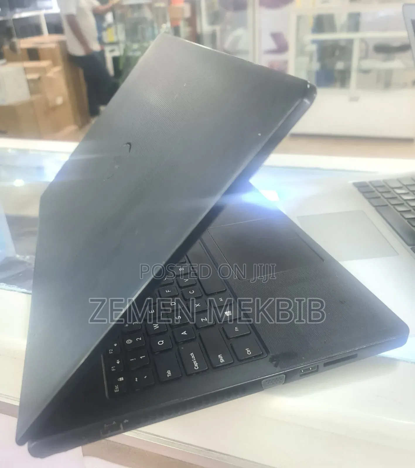 New Laptop Dell Vostro 1510 4GB Intel Core I5 HDD 1T