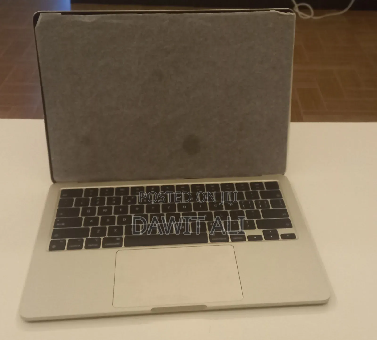New Laptop Apple MacBook Air 2022 M2 24GB Apple M2 SSD 512GB