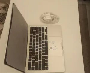 New Laptop Apple MacBook Air 2022 M2 24GB Apple M2 SSD 512GB