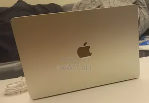 New Laptop Apple MacBook Air 2022 M2 24GB Apple M2 SSD 512GB