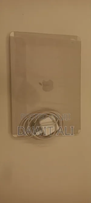 New Laptop Apple MacBook Air 2022 M2 24GB Apple M2 SSD 512GB