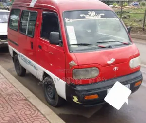 Photo - Daewoo DM 1724 2005 Red
