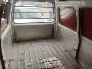 Daewoo DM 1724 2005 Red