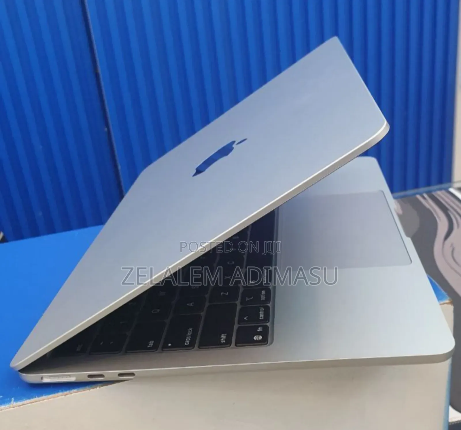 New Laptop Apple MacBook Air 2025 M4 13-inch 16GB Apple M4 SSD 256GB