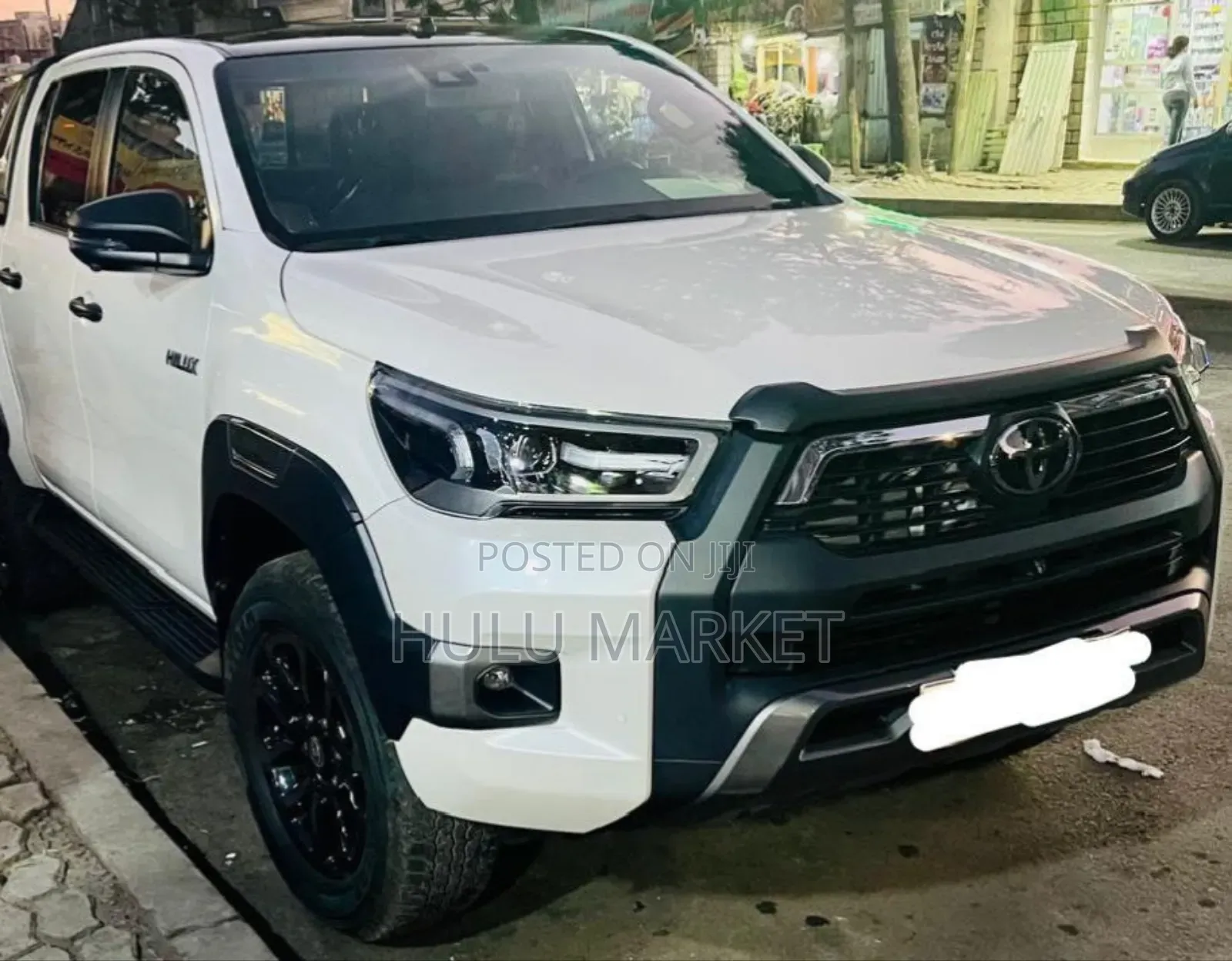 Toyota Hilux 2021 White