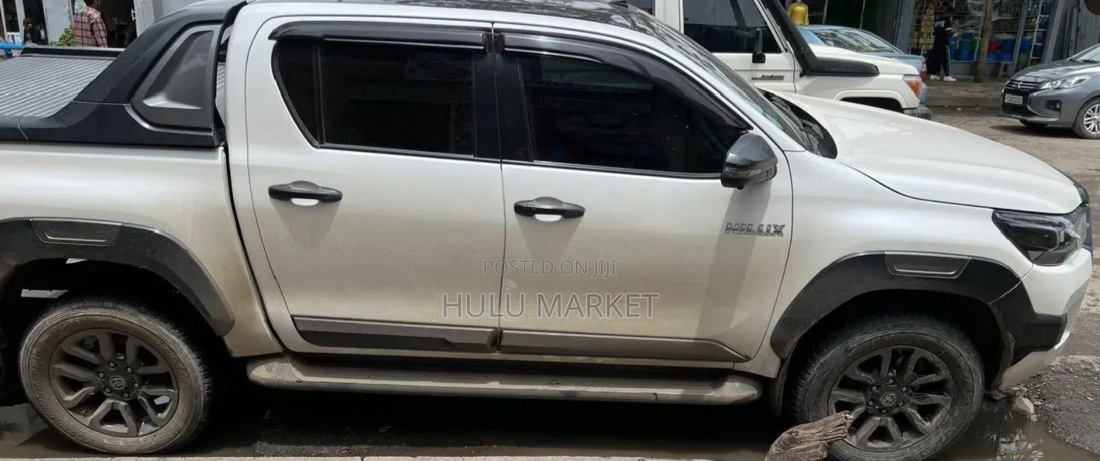 Toyota Hilux 2021 White