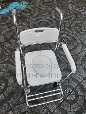 Photo - Toilet Wheelchair蝨弓wheelchair雞湯commode Wheelchair Almunium Wheelchair