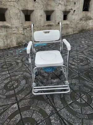 Photo - Commode Wheelchair庭院wheelchair延長wheelchair建仜wheelchair煞鬨wheelchair