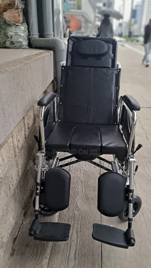 Photo - Multifaetianal Wheelchair田wheelchair 手wheelchair山wheelchair手wheelchair