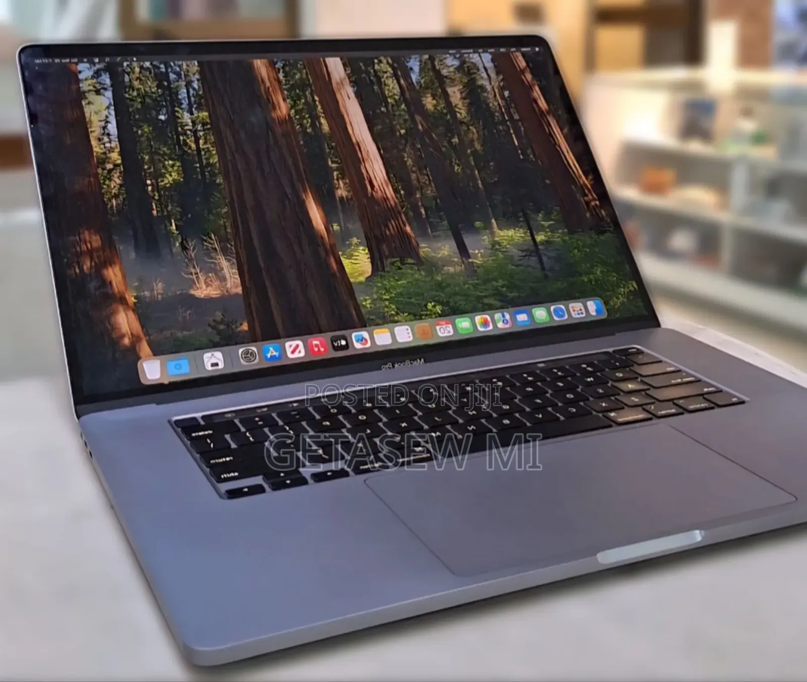 New Laptop Apple MacBook Pro 2019 32GB Intel Core I9 SSD 512GB