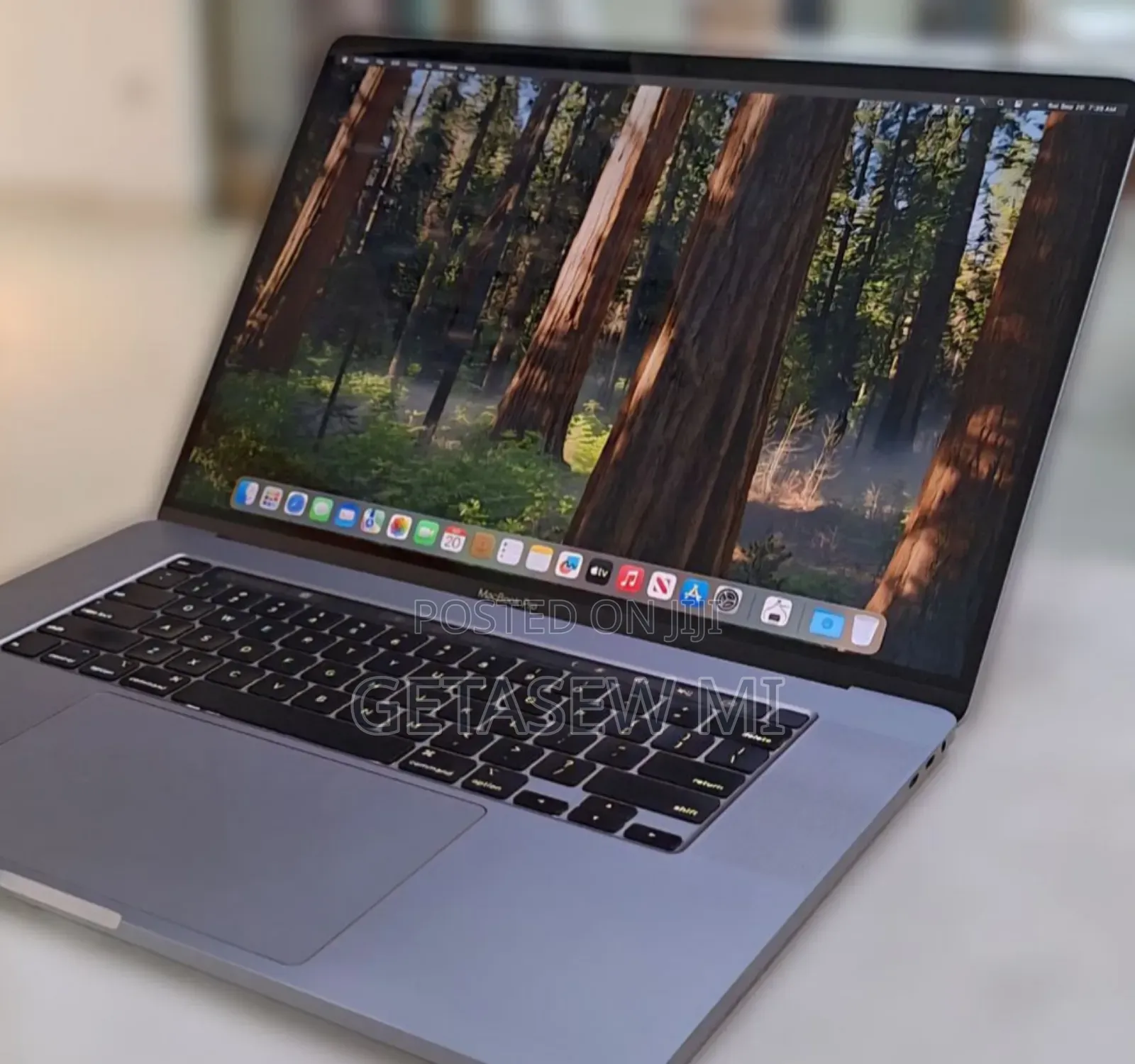 New Laptop Apple MacBook Pro 2019 32GB Intel Core I9 SSD 512GB
