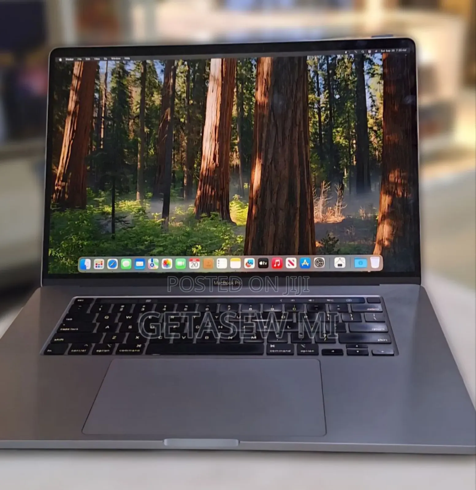 New Laptop Apple MacBook Pro 2019 32GB Intel Core I9 SSD 512GB