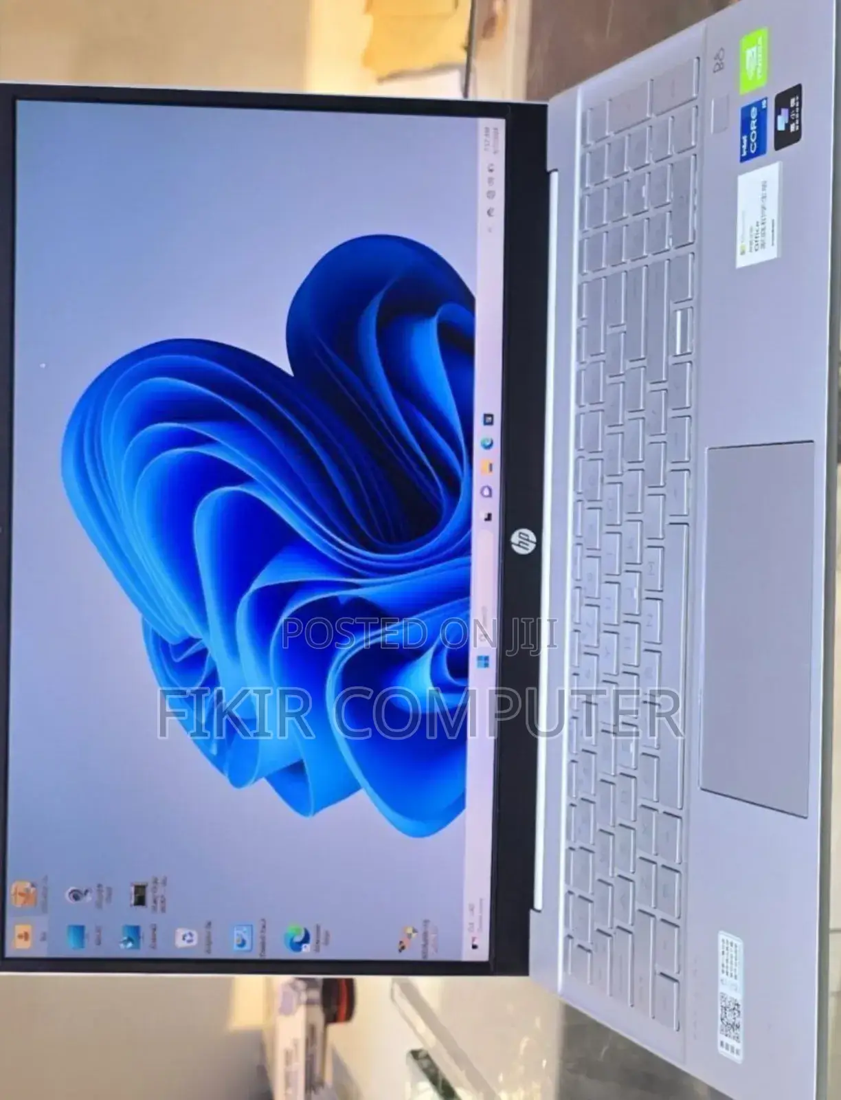 New Laptop HP Pavilion 17 16GB Intel Core I5 SSD 512GB