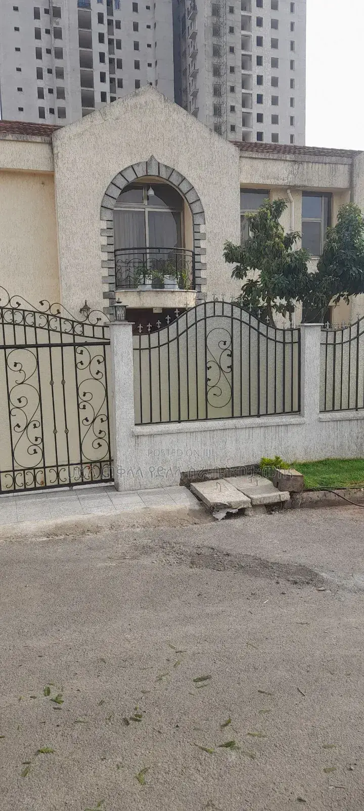 Furnished 4bdrm House in Gift Real State, Yeka for sale