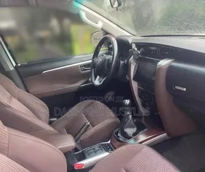 Toyota Fortuner 2.8 D AWD 2019 White