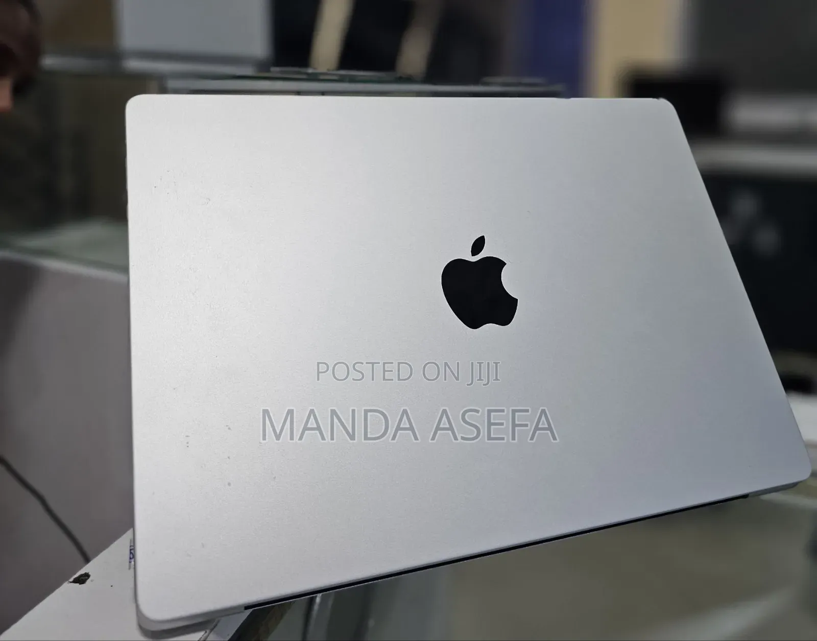 New Laptop Apple MacBook Pro 8GB Apple M3 SSD 512GB