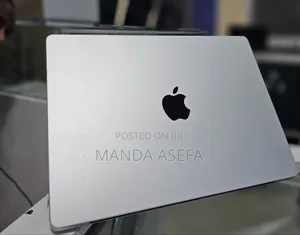 New Laptop Apple MacBook Pro 8GB Apple M3 SSD 512GB