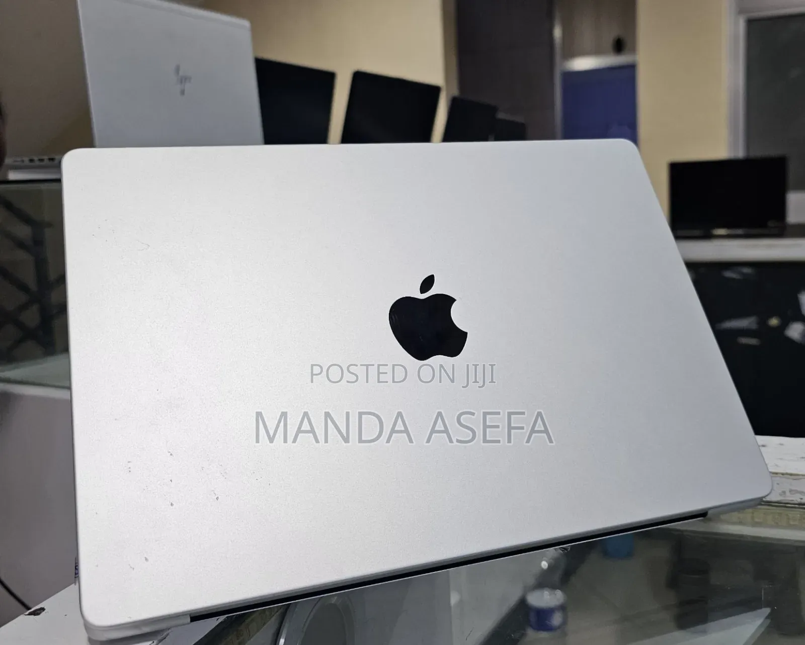 New Laptop Apple MacBook Pro 8GB Apple M3 SSD 512GB