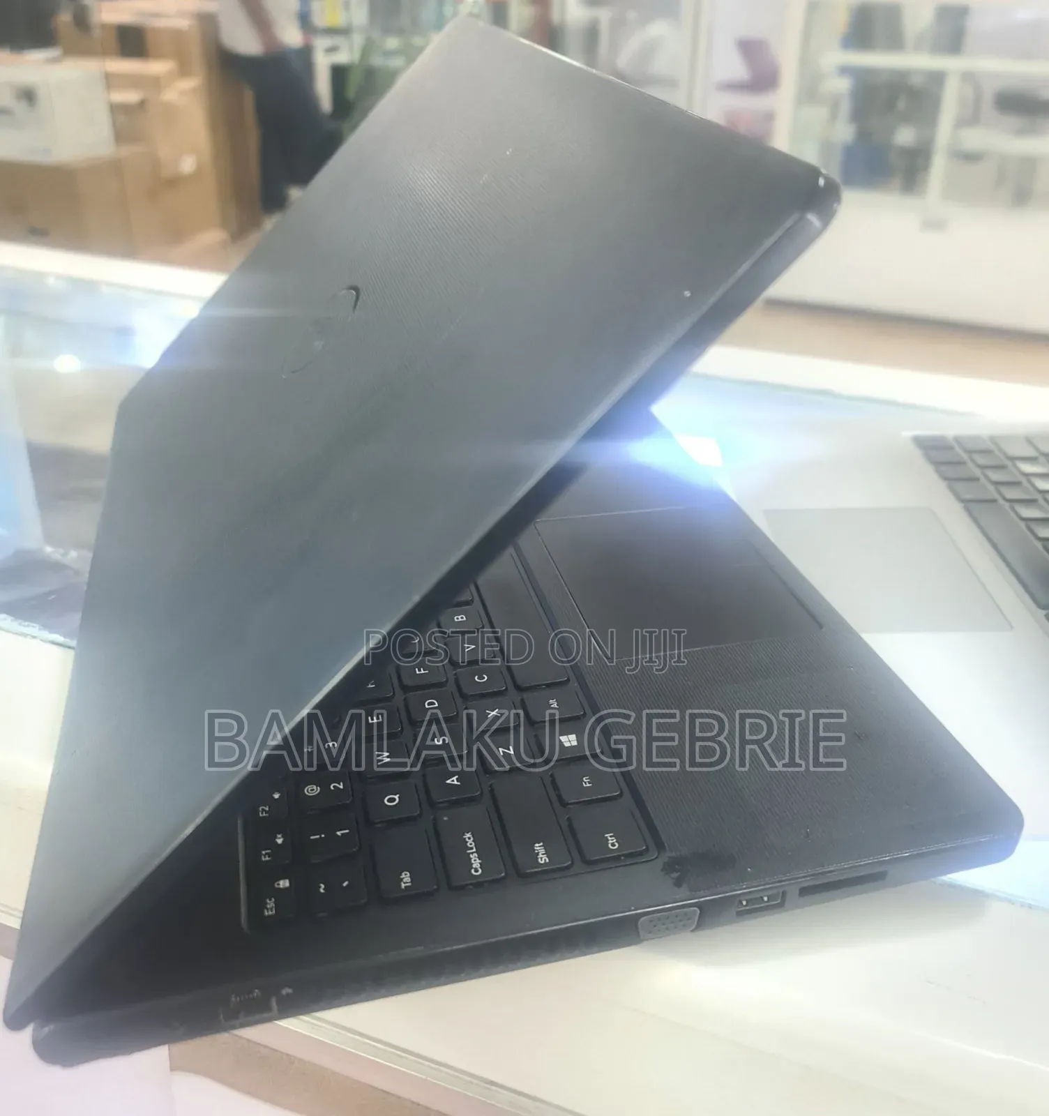 New Laptop Dell Vostro V13 4GB Intel Core I5 HDD 1T