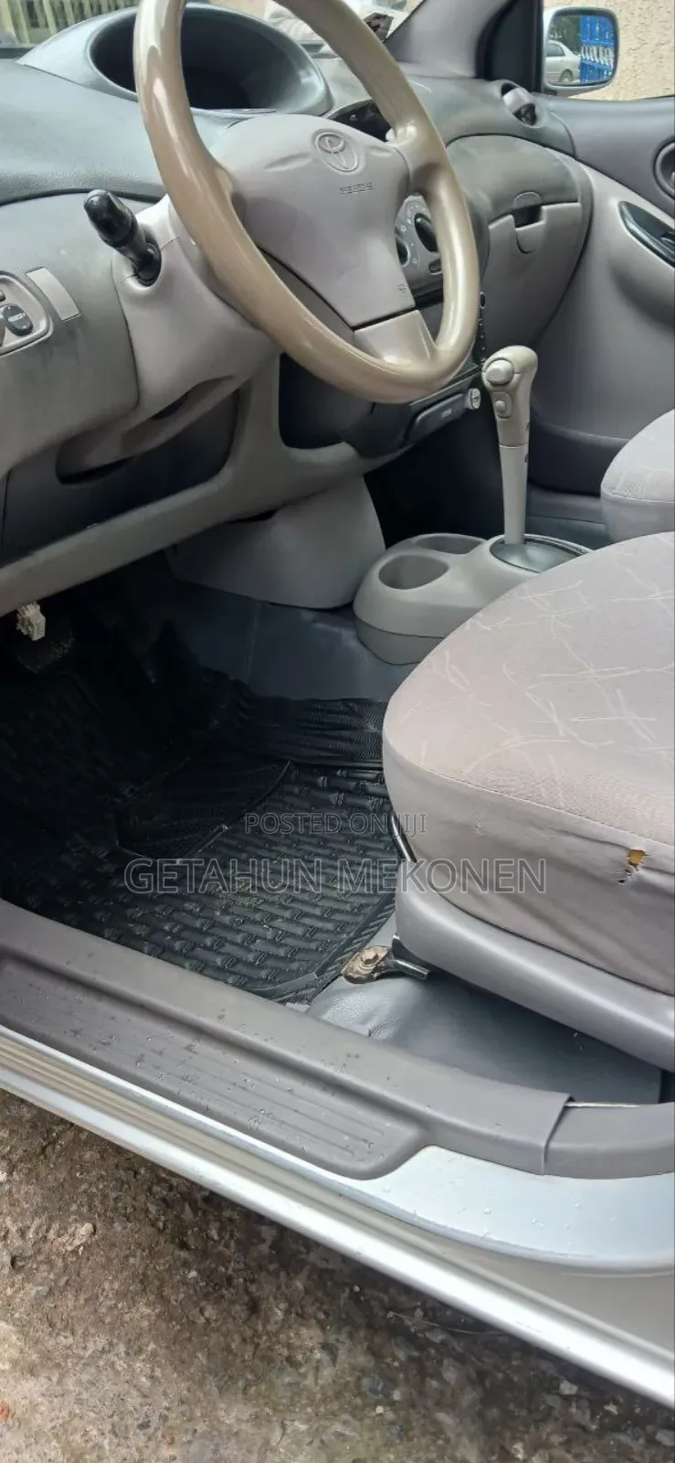 Toyota Platz 2001 Silver