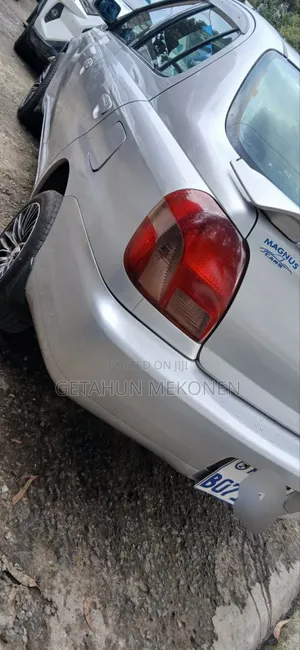 Toyota Platz 2001 Silver