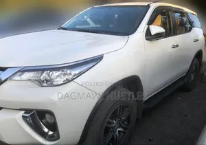 Photo - Toyota Fortuner 2.8 D AWD 2020 White
