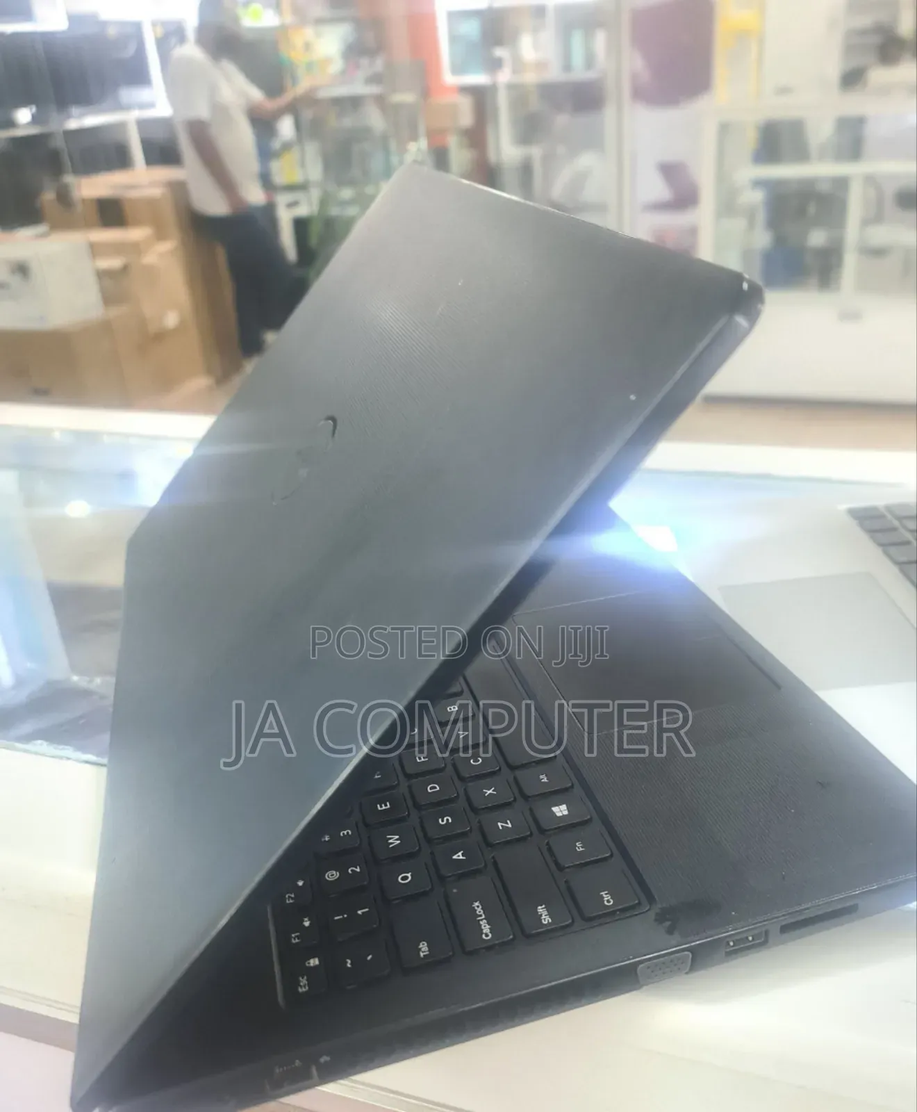 New Laptop Dell Vostro 15 3559 4GB Intel Core I5 HDD 1T