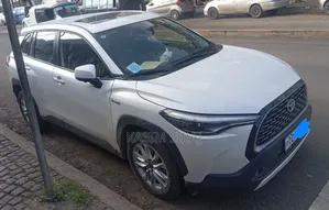 Toyota Corolla Cross Hybrid 2023 White