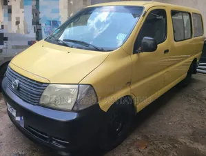 Photo - Toyota HiAce 2008 Yellow