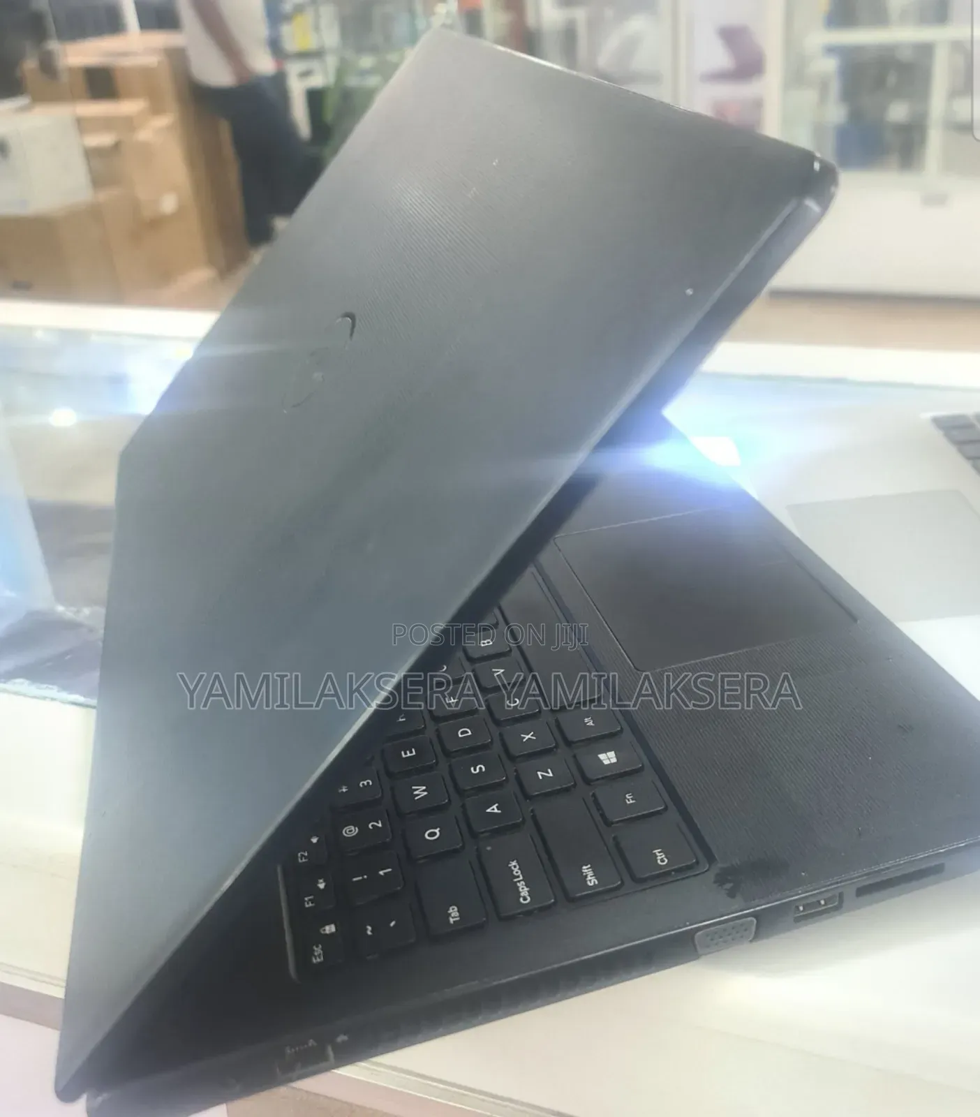 New Laptop Dell Vostro 7510 4GB Intel SSD 1T