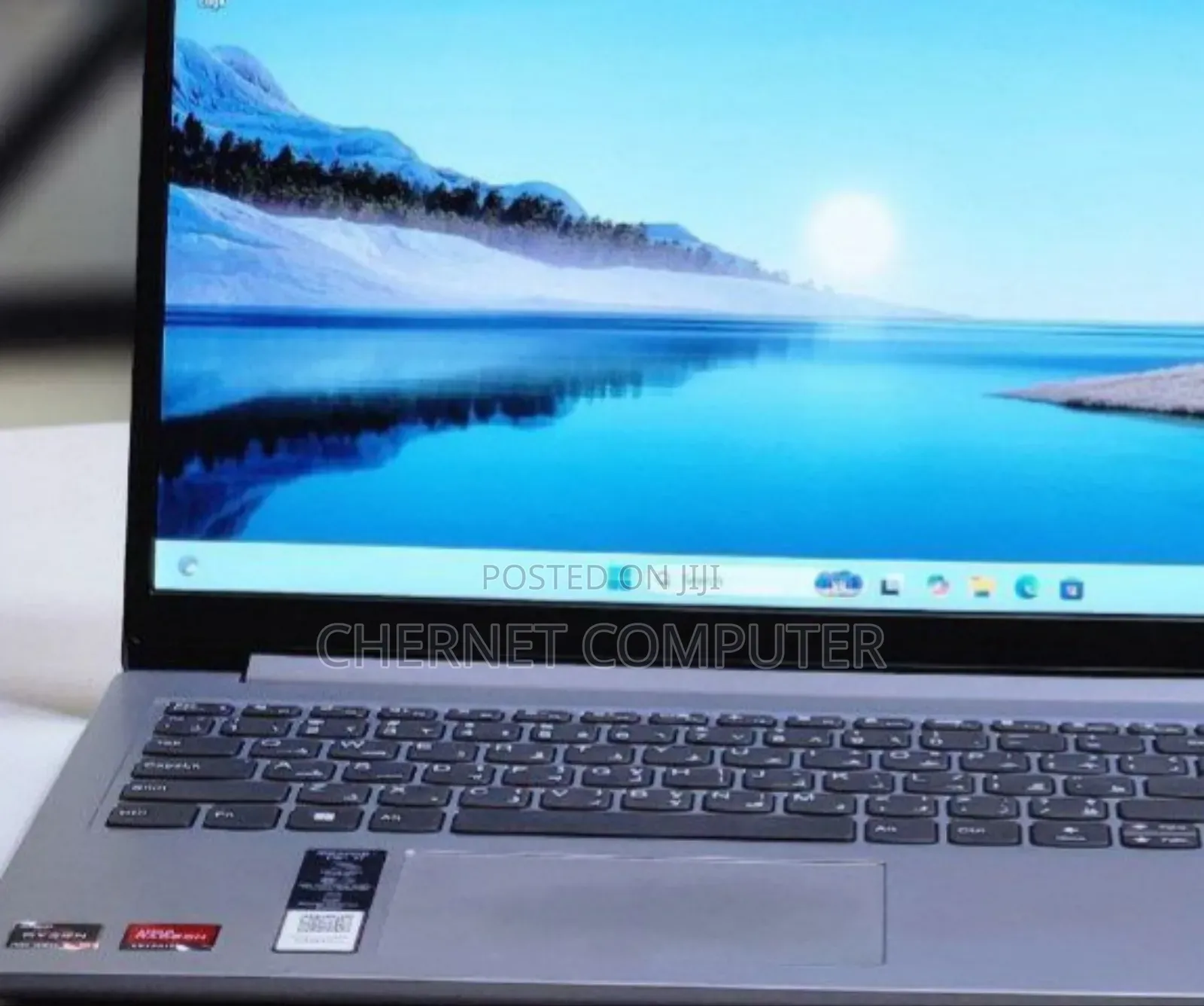 New Laptop Lenovo 8GB AMD Ryzen 5 SSD 512GB