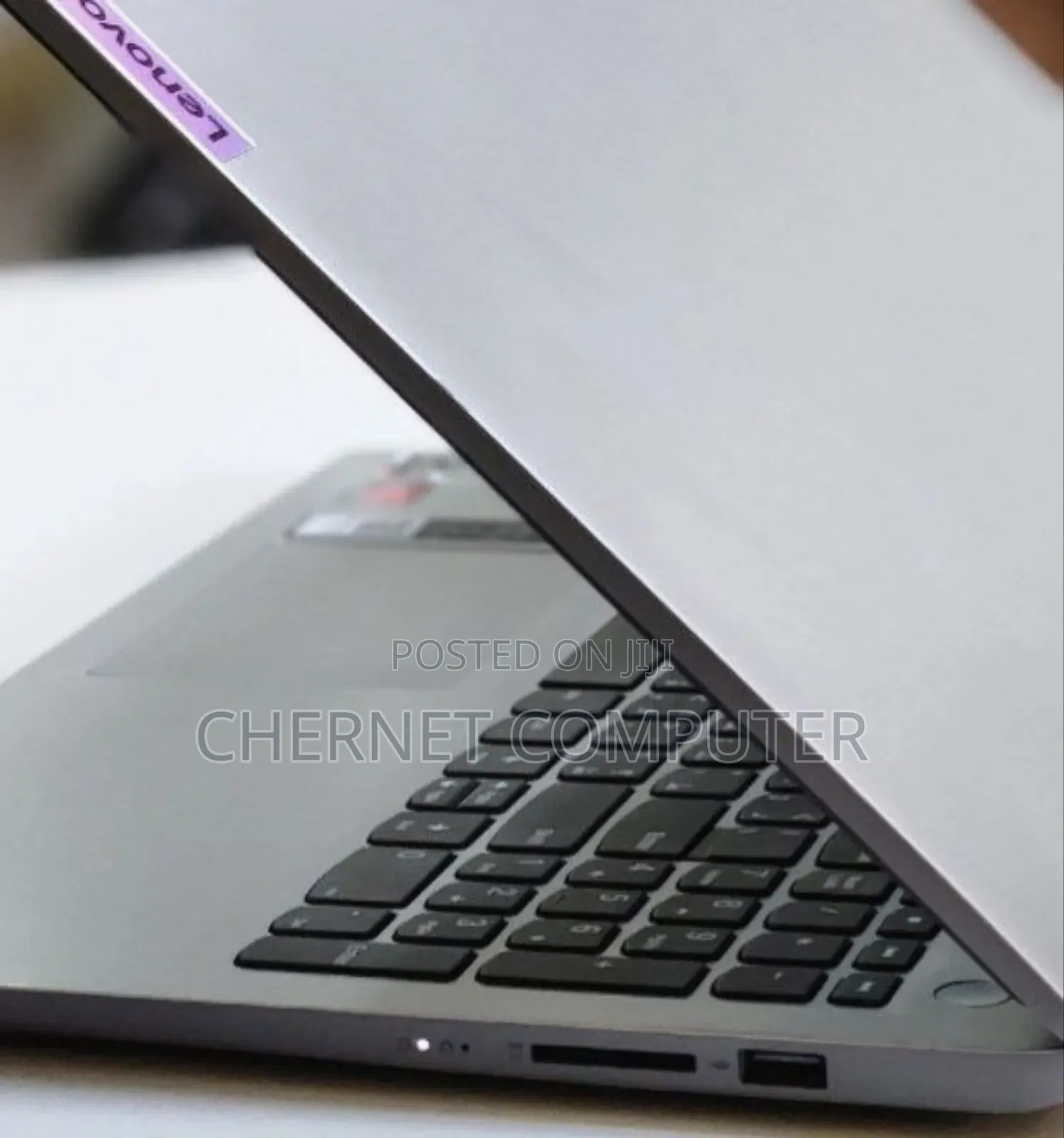 New Laptop Lenovo 8GB AMD Ryzen 5 SSD 512GB