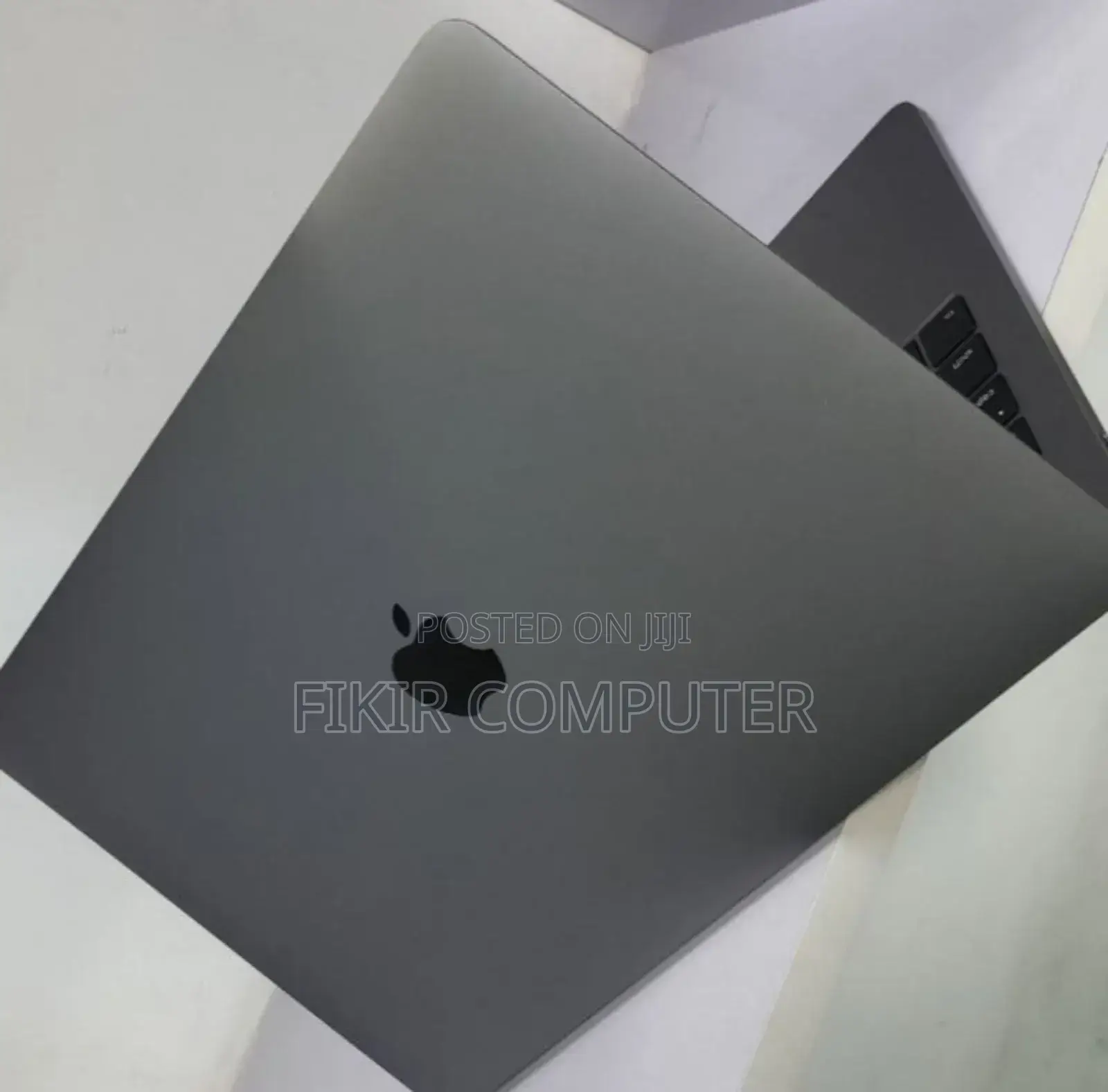 New Laptop Apple MacBook Pro 2017 8GB Intel Core I5 SSD 128GB