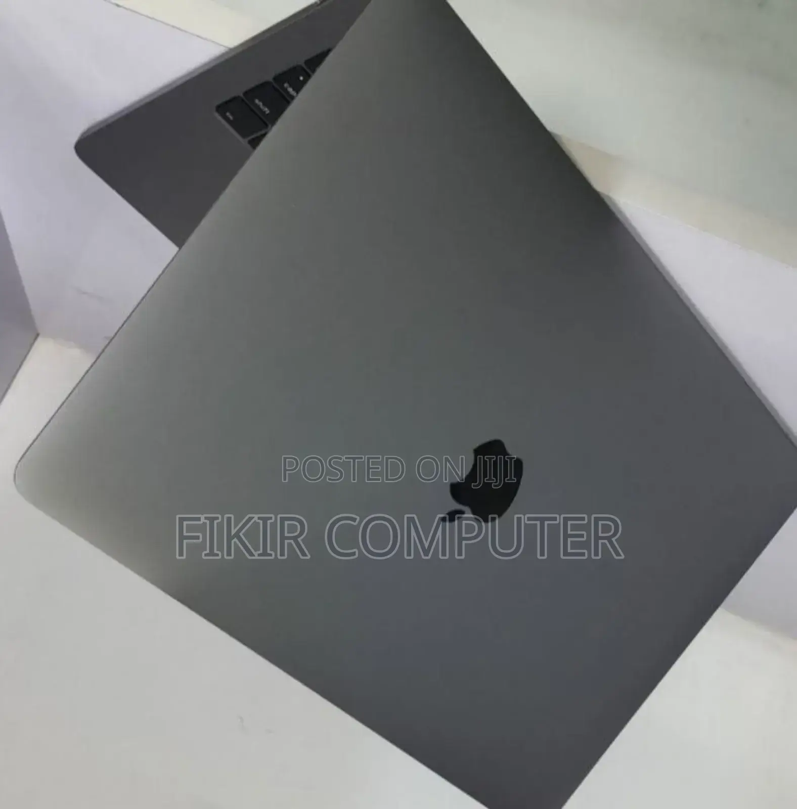 New Laptop Apple MacBook Pro 2017 8GB Intel Core I5 SSD 128GB