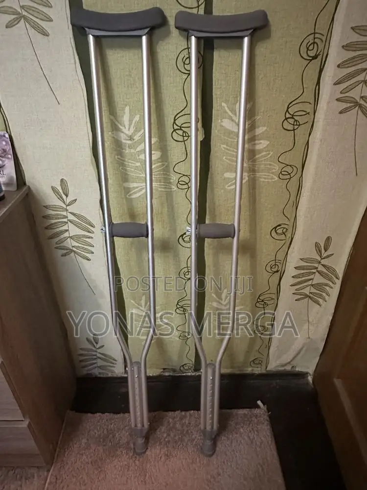 Aluminum Crutches (10 Pairs/Case)含~Crutchesμ፼provides Load-Bearing